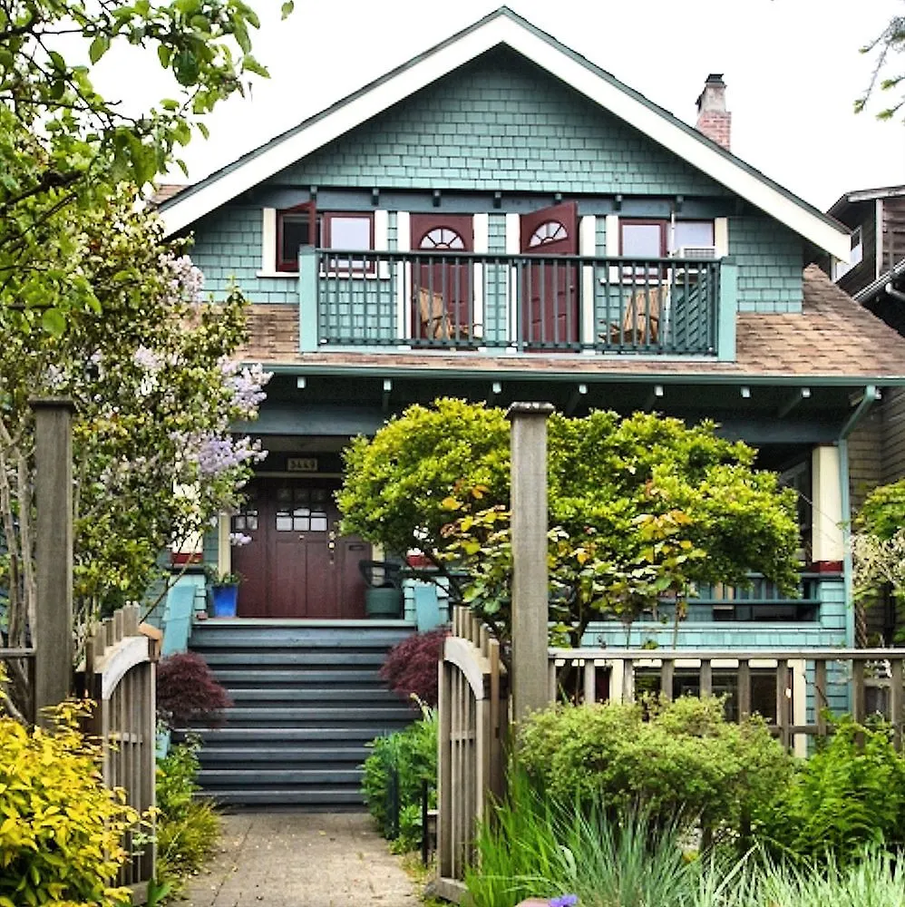 A Suite @ Kitsilano Cottage Vancouver