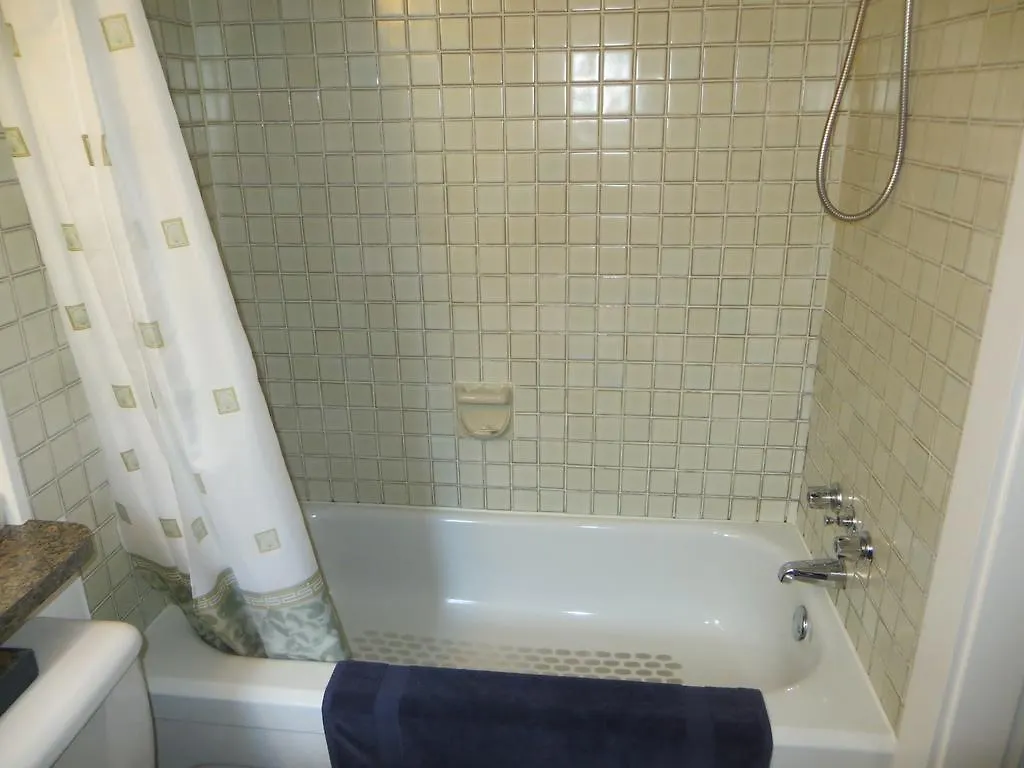 A Suite @ Kitsilano Cottage Vancouver Canada