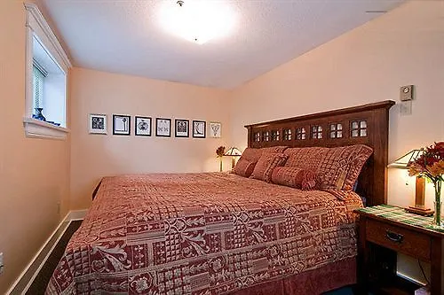 A Suite @ Kitsilano Cottage Vancouver